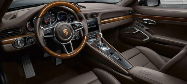 Leather-Interior-of-Porsche